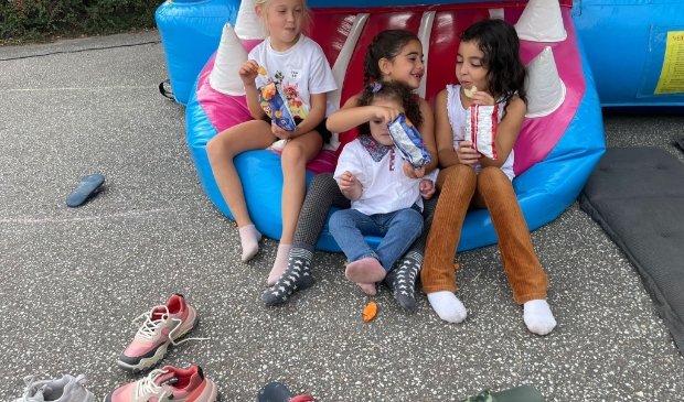 <p>Kinderen konden genieten van de springkussens</p>