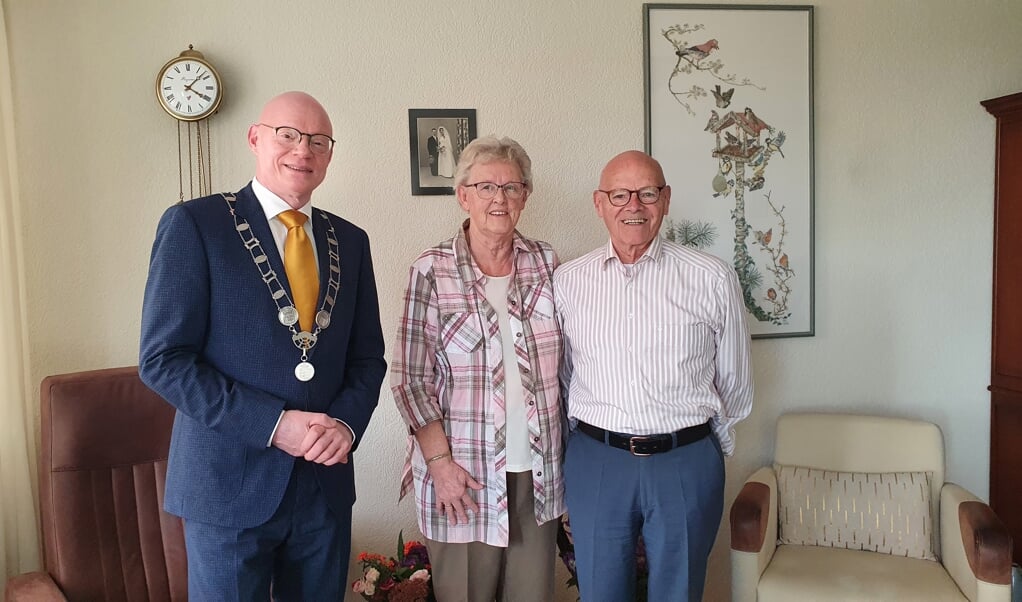 Echtpaar Bleijenberg – van Es voelde zich vereerd met het bezoek van de burgemeester
