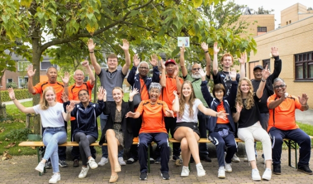 CHE studenten en Koersbalgroep Ana Upu