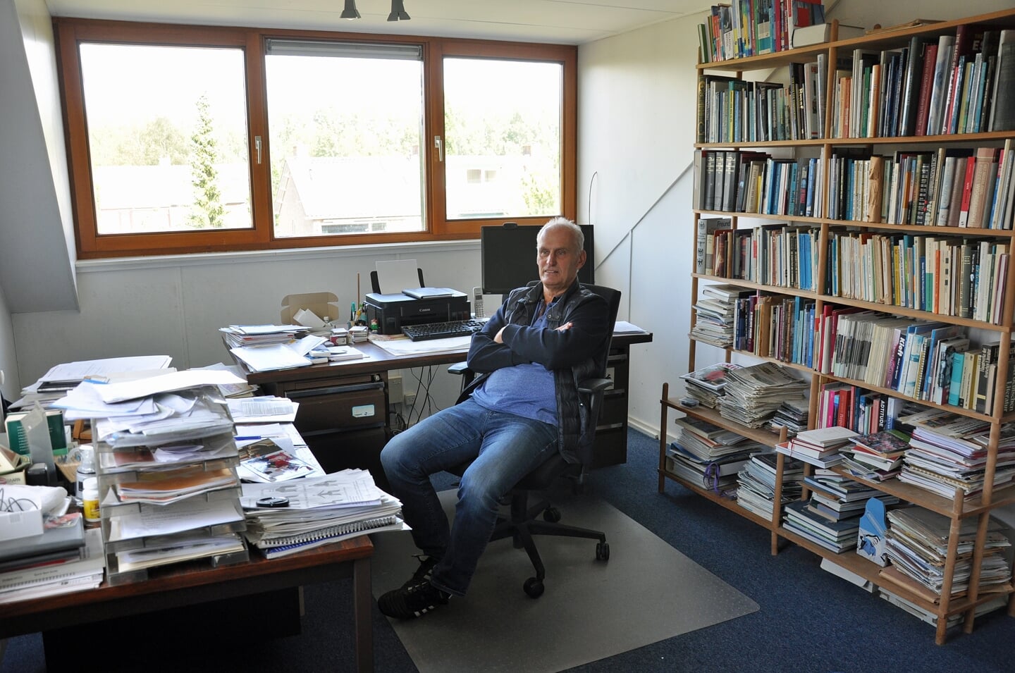 Martin Hoogendoorn in zijn werkkamer. 
