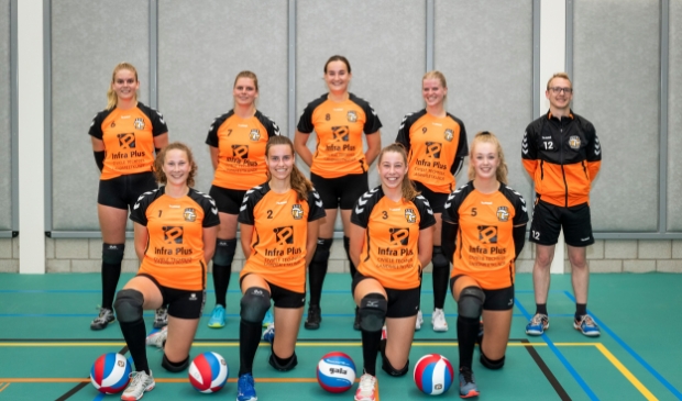 <p>SDS pakte met sterk volleybal de koppositie.</p>