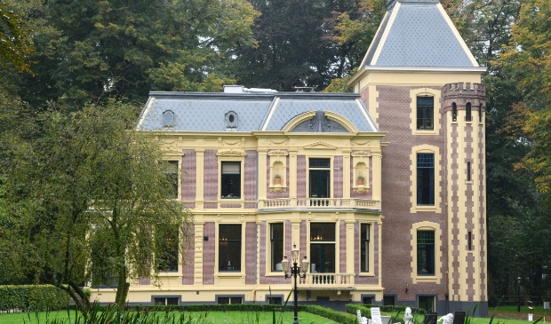 <p>Rhetap Wonen verzorgde de stoffering in het Puttense rijksmonument.</p>