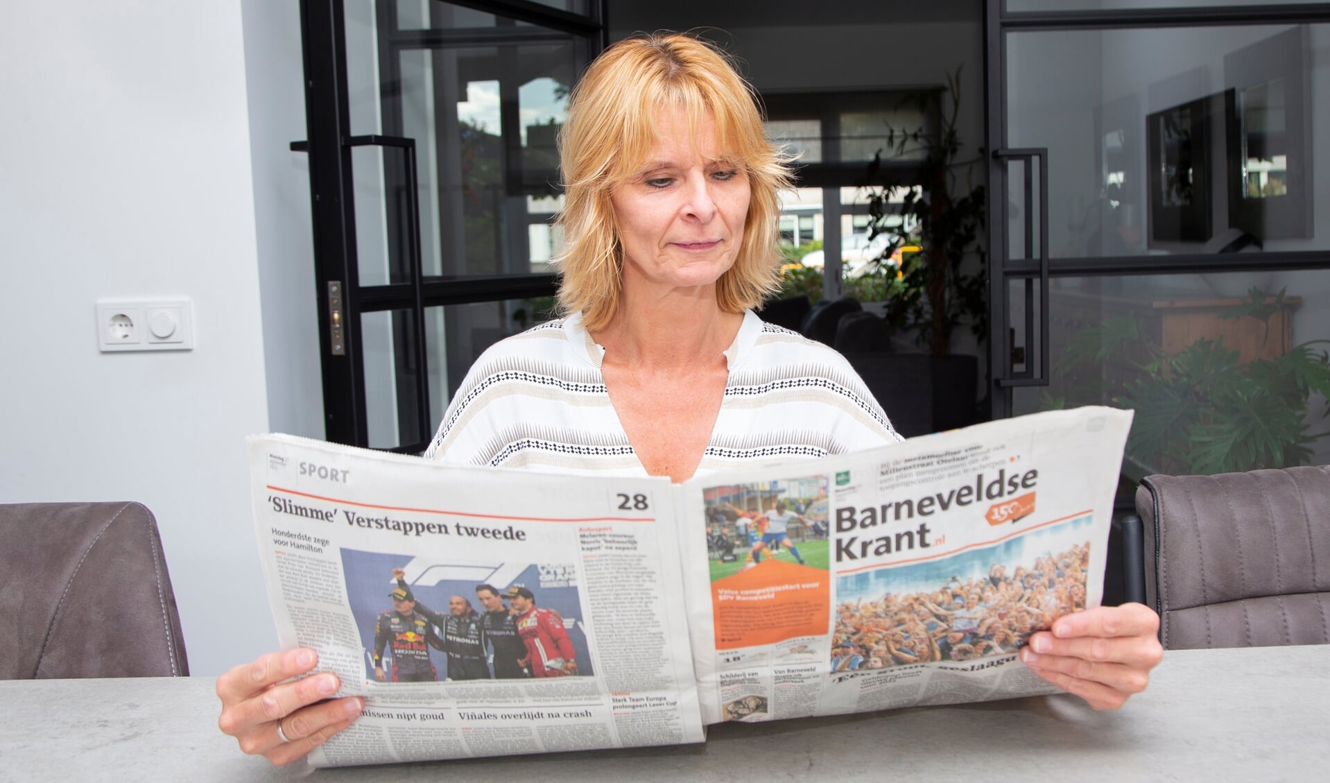 Heidi Tulen heeft met haar man Ronald al ruim dertig jaar een abonnement op de Barneveldse Krant.