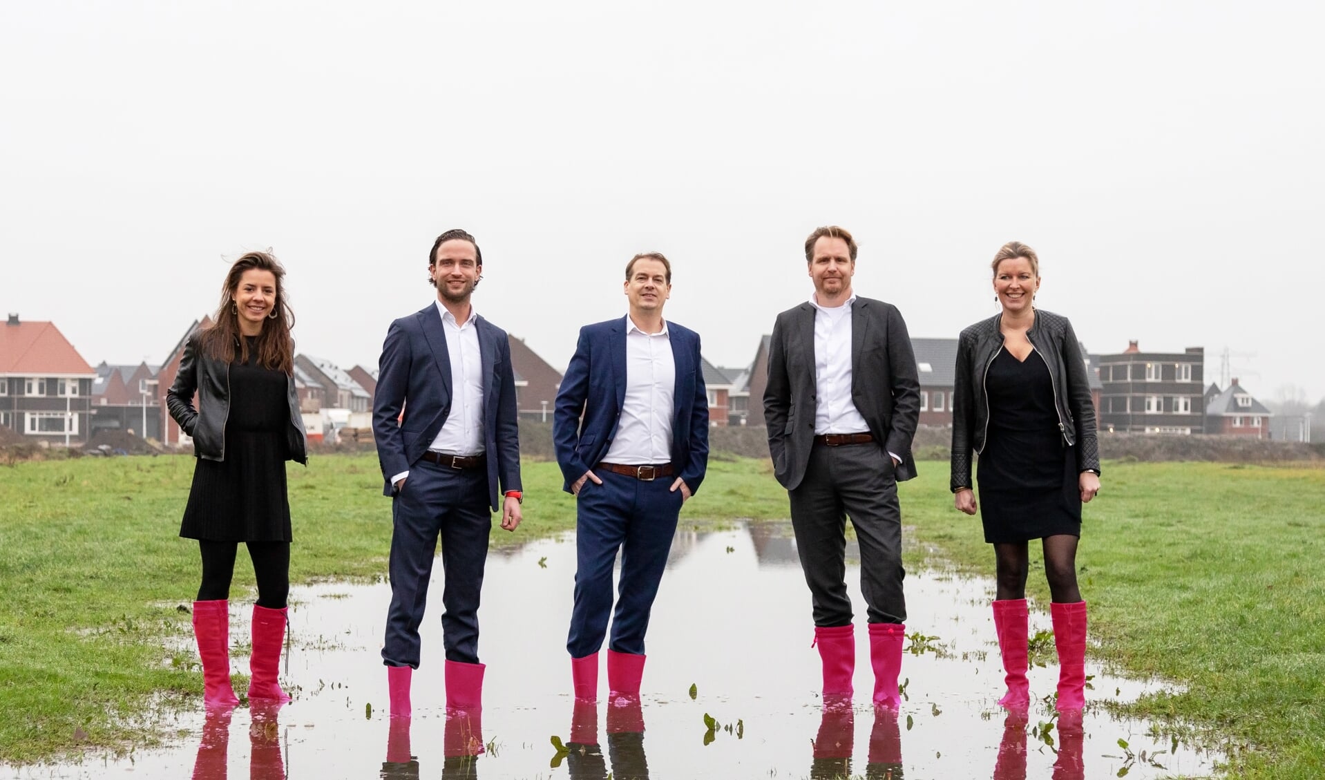 Merel, James, Anton, Martijn en Anne-Marie vormen het team van Ruyssenaars Makelaars.