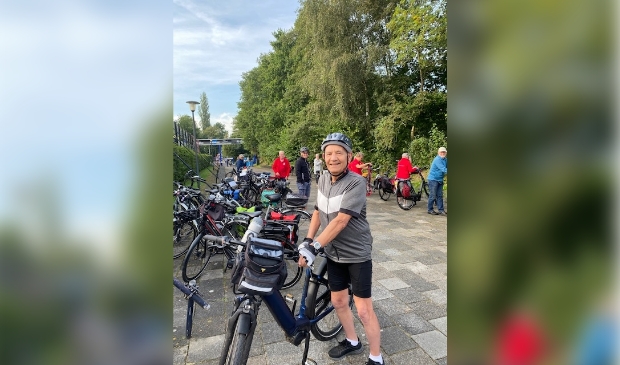 <p>De oudste deelnemer is Herman Lenting uit Ravenstein met 91 jaar. Hij heeft dit jaar 'maar' zes verschillende Fiets4daagsen gefietst, komt al jaren naar Nijkerk en fietst dan altijd de lange route.</p>
