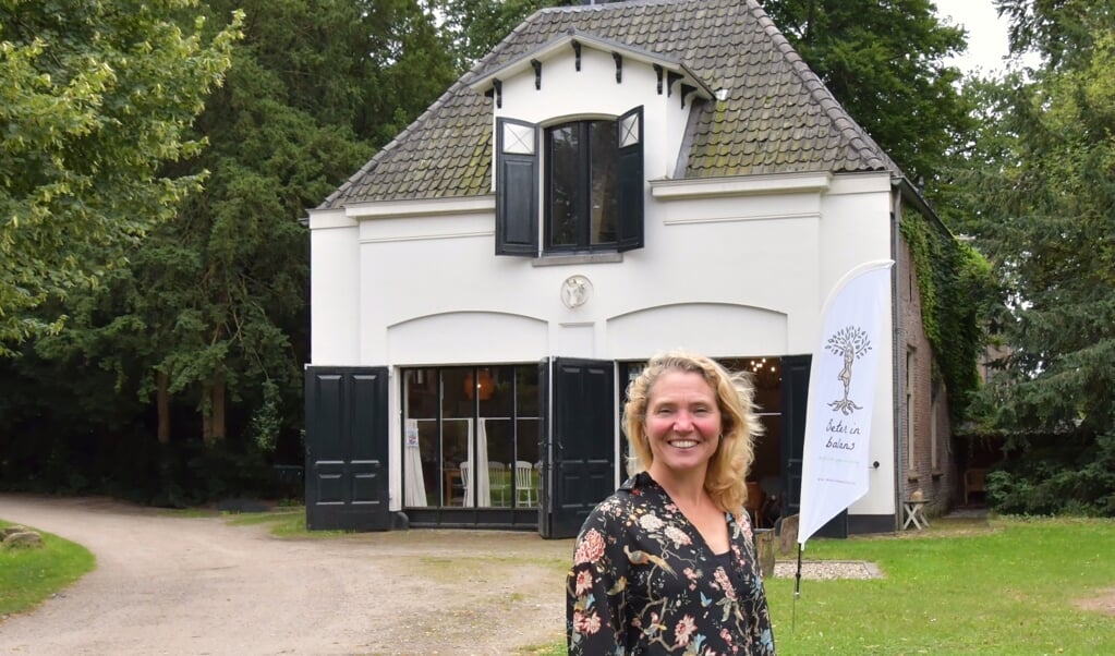 Saskia Vuijk voor haar yoga en mindfulness studio 'Beter in balans'