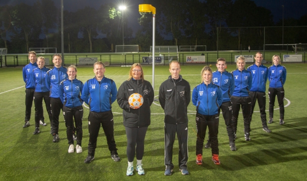 <p>Van links naar rechts: Fred Lozeman, Ilse van 't Bosch, Wilko Jansen, Laura Ringeling, Matthijs de Wit, Gisela Spanjer, Albert Kuijsten, Yuki Spanjer, Bas Ringeling, Simone Overeem, Eltjo Lozeman en Amber Davelaar.</p>