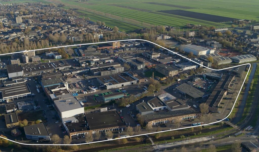 Een met een drone gemaakte luchtfoto van bedrijventerrein Legmeer.