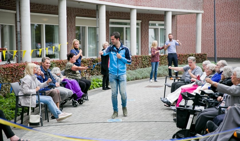 Alle bewoners van De Merlinge waren uitgenodigd voor de feestelijke opening
