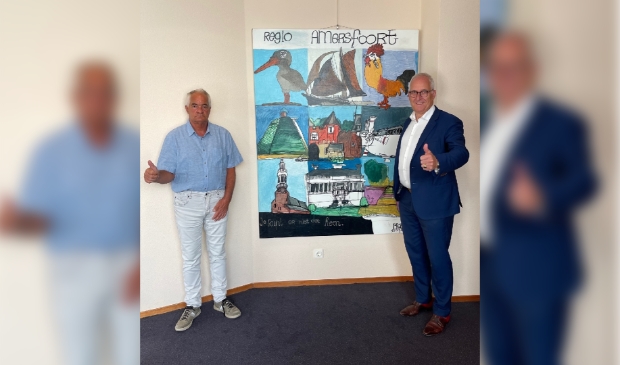 Kunstenaar Piet Schopping en burgemeester Renkema