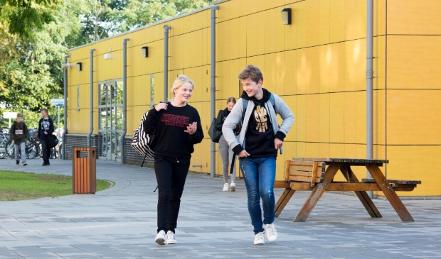 <p>De film 'Welkom in onze Groevenwereld' volgt het schoolleven van een brugger.</p>