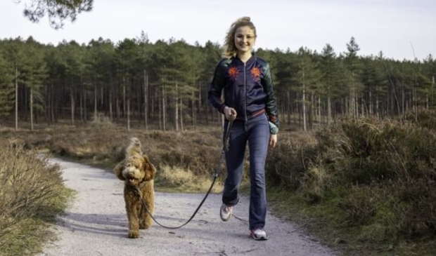 <p>Labradoodle Lieve was met haar baas het boegbeeld van de campagne van 2021.</p>