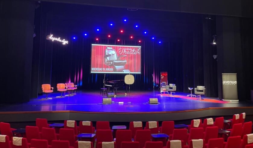 Op het podium laten kappers straks hun kunsten zien.
