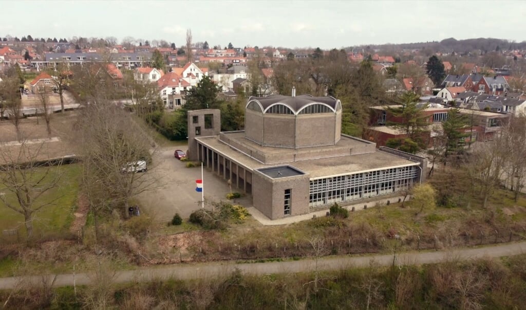Een overzichtsfoto van de RK Gedachteniskerk in Rhenen.