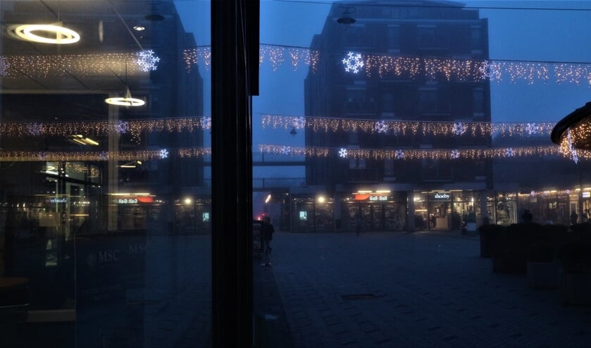 Piet van Straalen noemt zijn foto  'winkel-weemoed'. Geen publiek door de lockdown. 