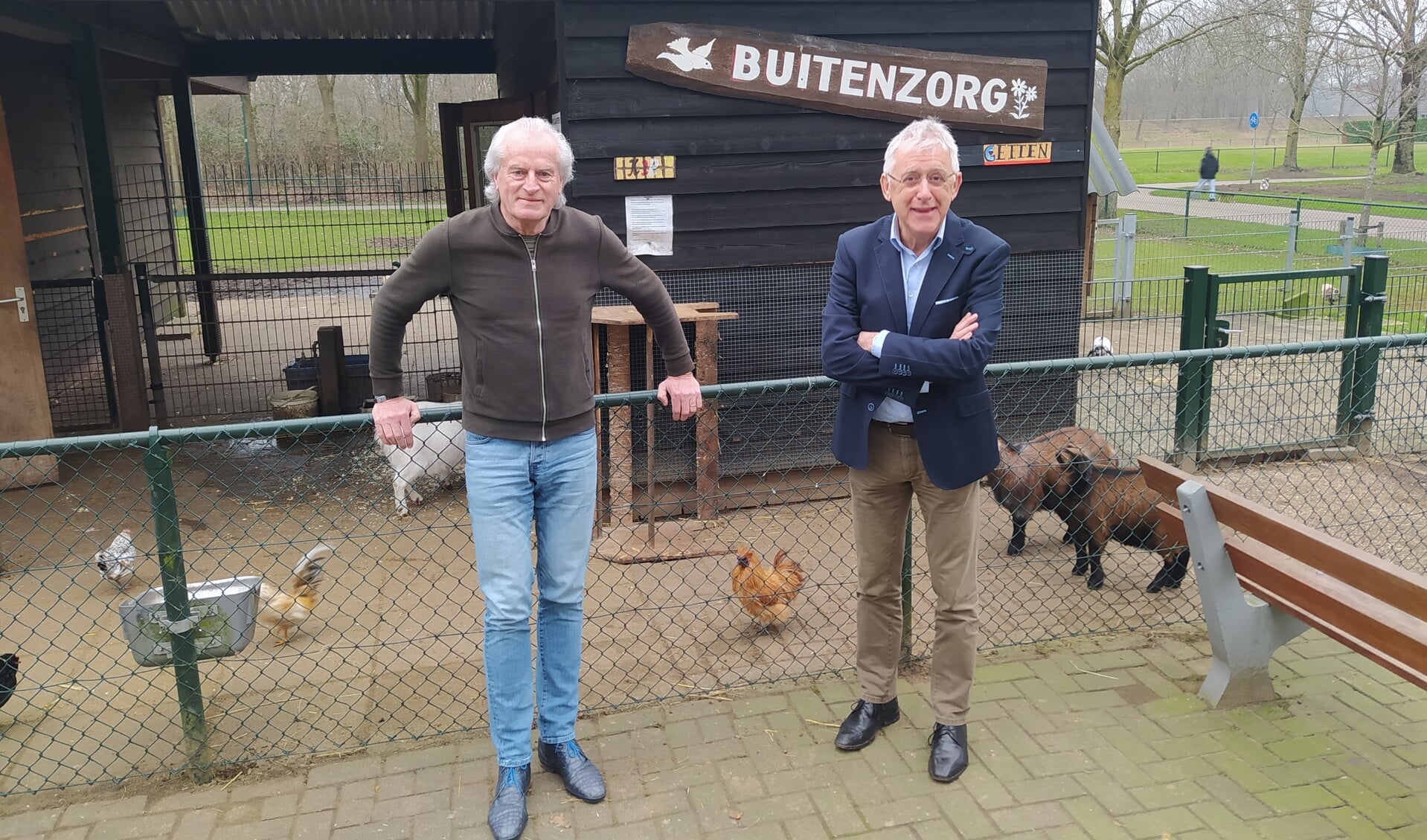 Jaap Pilon (links) en Bert van de Weerd zetten zich al twaalf jaar in voor stemhulp voor mensen met een beperking. 