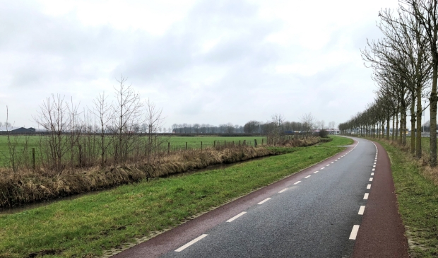 <p>Locatie zonneveld, rechts de A12, links achter het weiland de boomgaard</p>