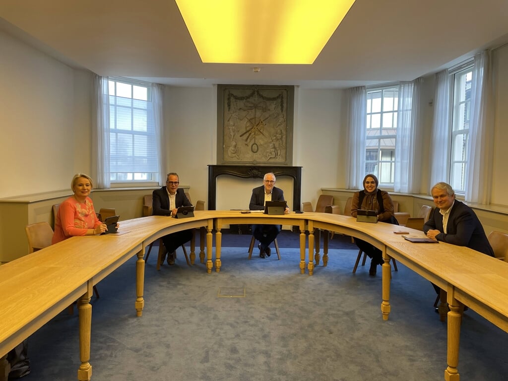 Mariëlle Broekman-van der Pers, Harke Dijksterhuis, Gerard Renkema, Nadya Aboyaakoub-Akkouh en Wim Oosterwijk blikken terug op hun bestuursperiode.