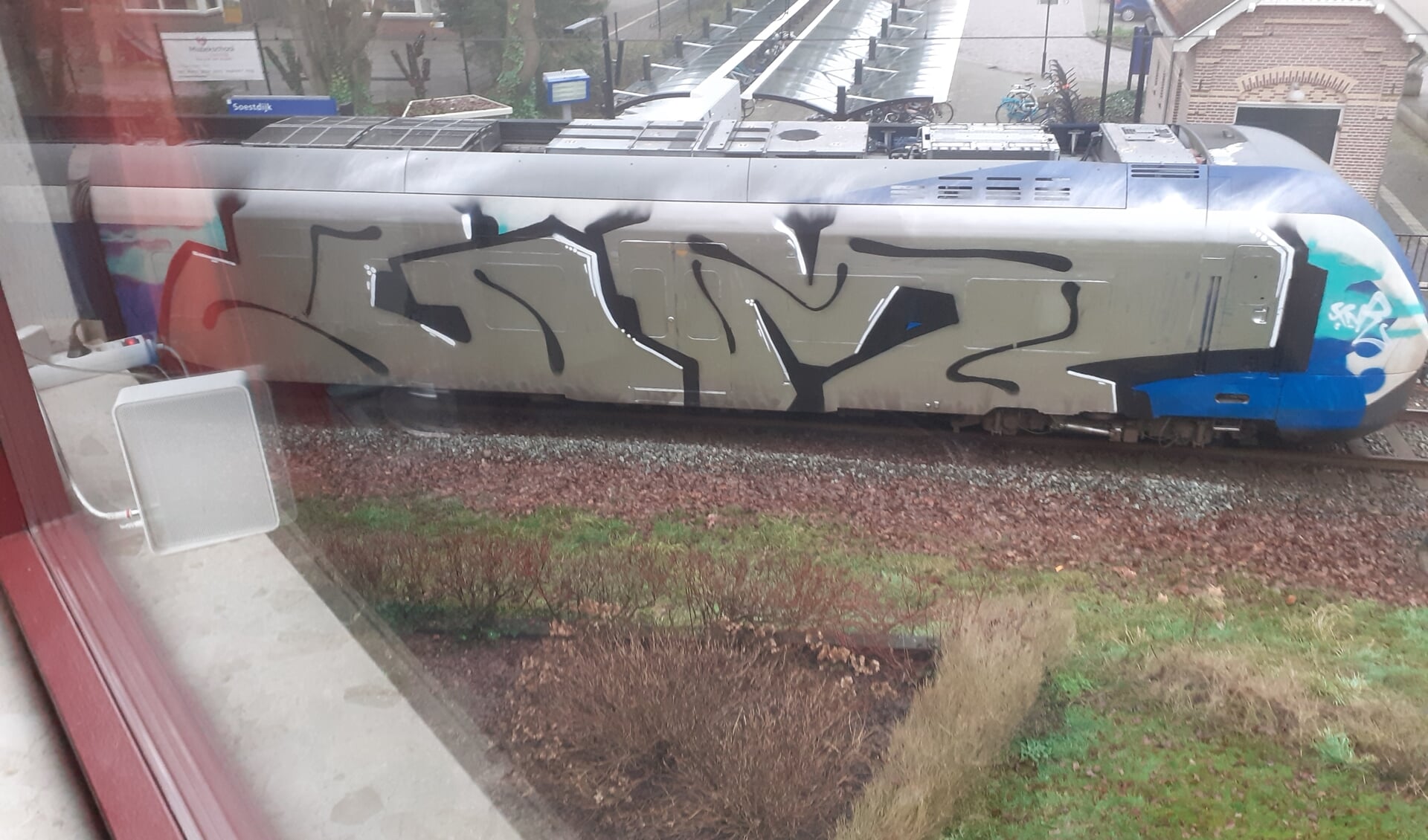 Graffity op treinstel. Wel of geen gezicht?