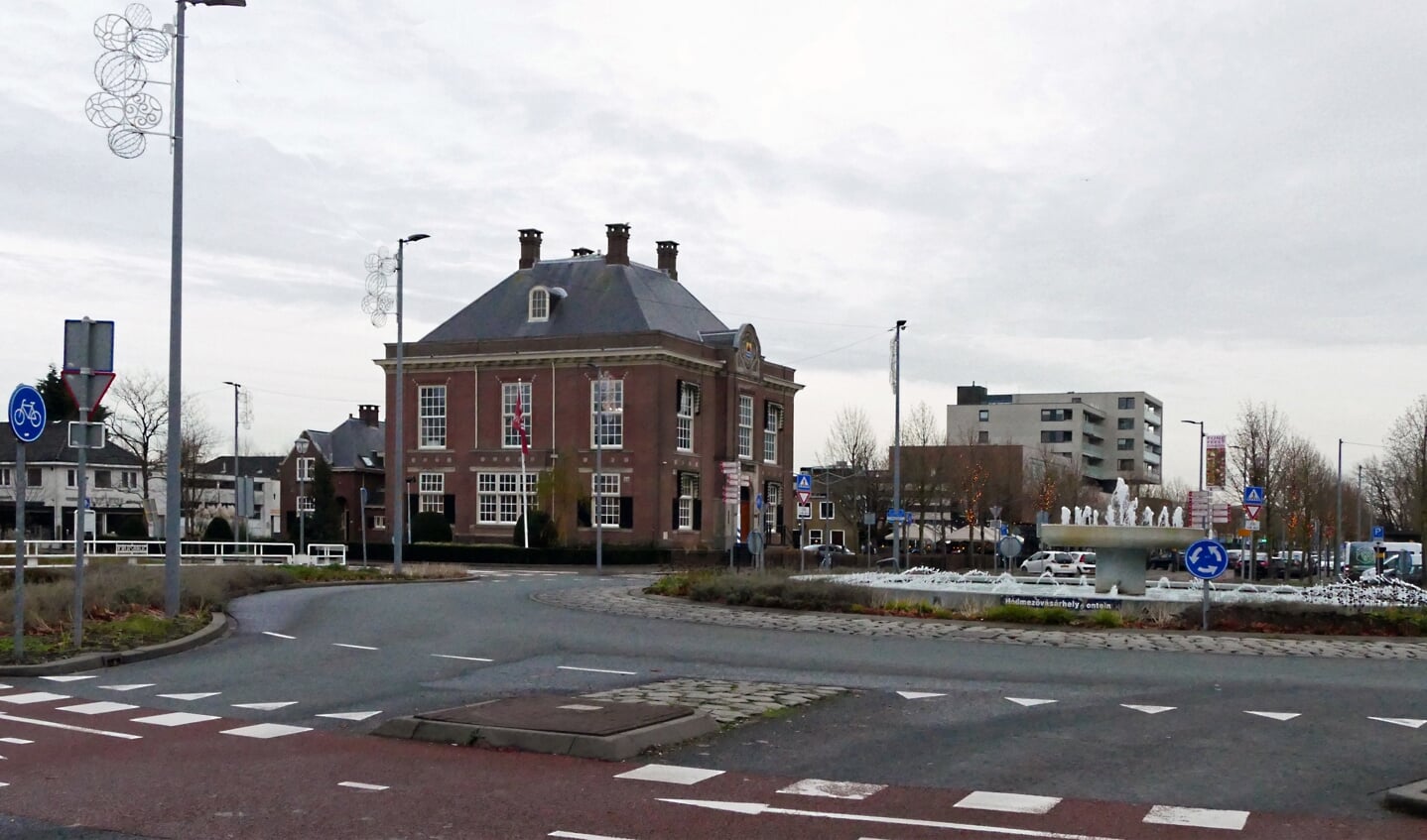 Wim Meeldijk legde oud en nieuw vast in het centrum van Hoofddorp. 