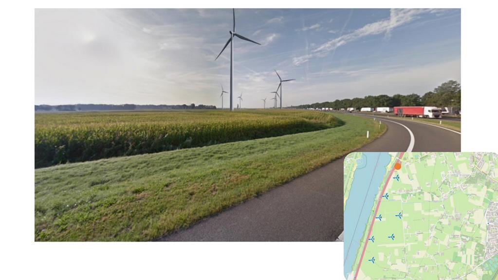 Een impressie van de windmolens van windpark Horst en Telgt bij de A28.