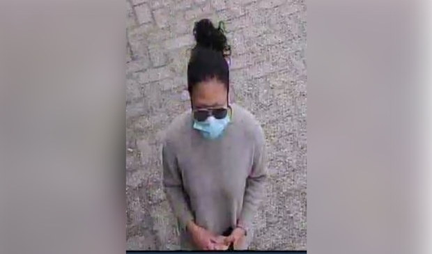 <p>Vlak voor dat ze ging shoppen pinde deze vrouw geld in Hoofddorp. </p>