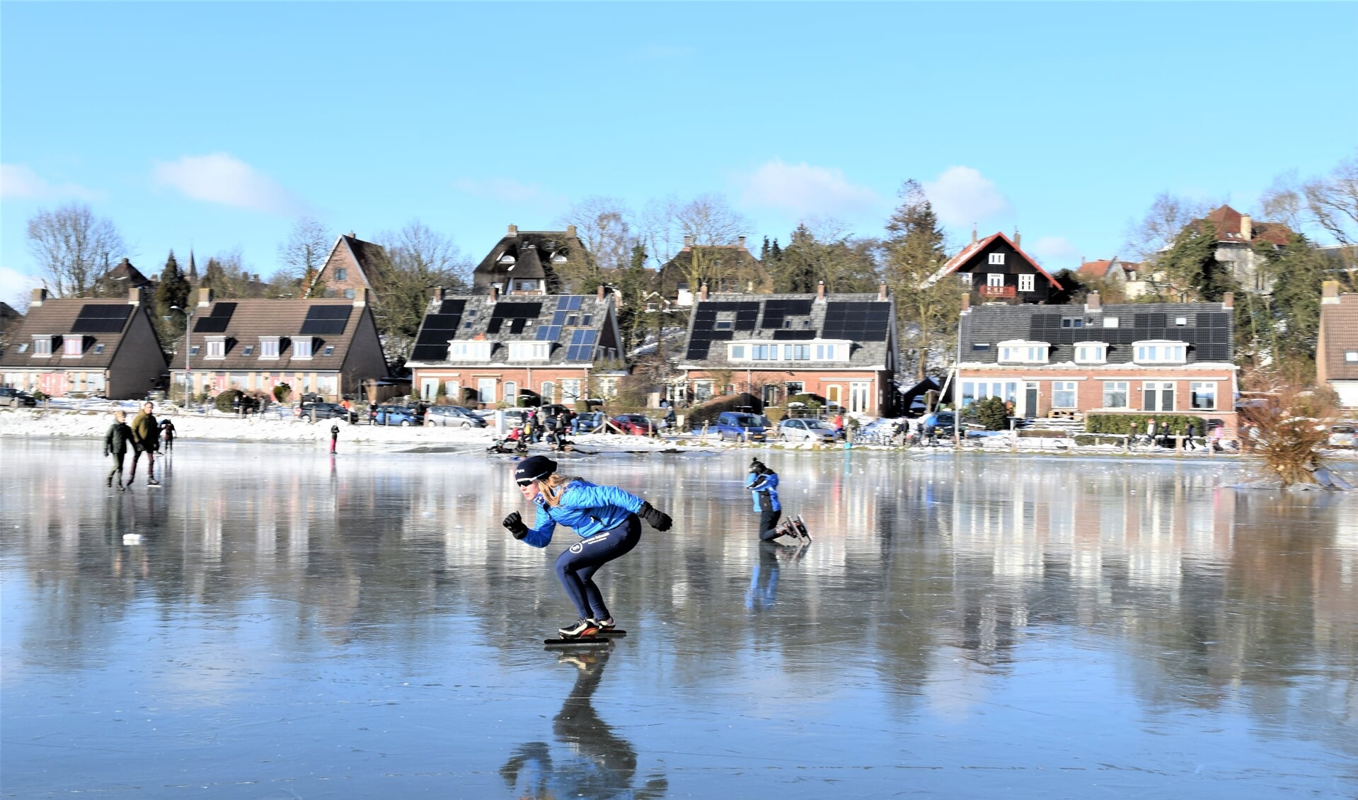 Paulien Verhaar draaide in haar herstelperiode, vorig jaar, weer haar eerste schaatsrondjes op het natuurijs aan de Veerweg.
