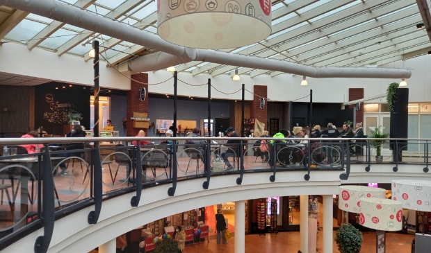 <p>Bij Plein 7 in Nieuw-Vennep waren zaterdag de terrassen open. </p>