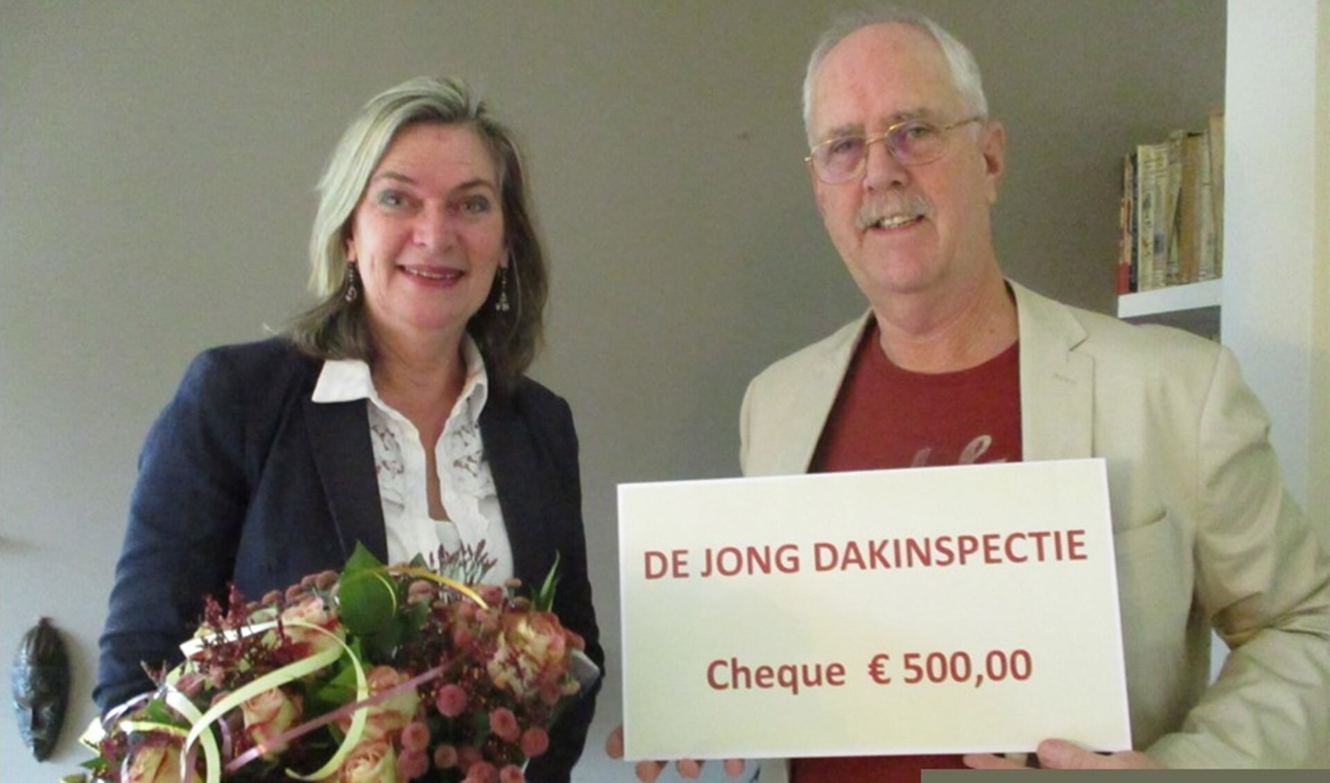 Op verzoek van mevrouw Pronk doneert Willem de Jong 500 euro aan Stichting Ambulance Wens. 