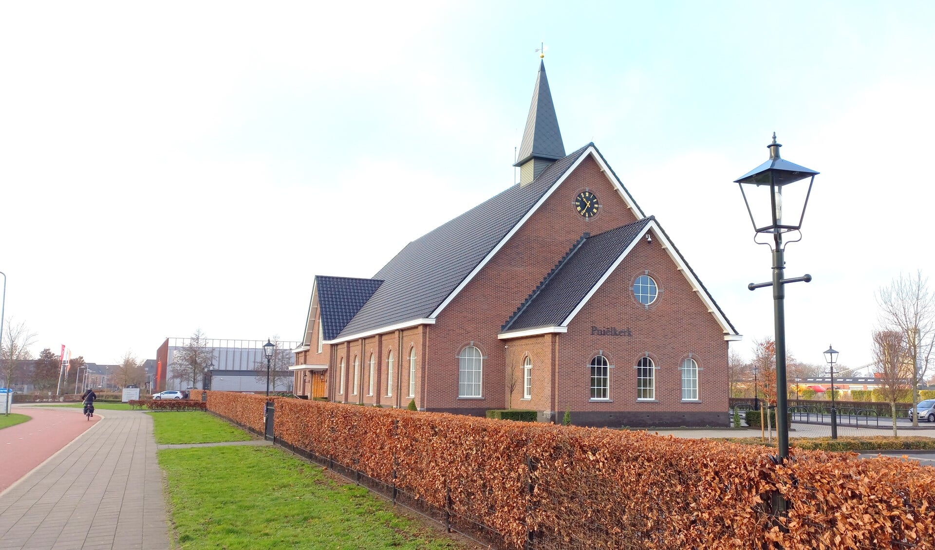 De Pniëlkerk van de Hersteld Hervormde Gemeente aan de Rietberglaan in Barneveld.