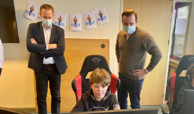 <p>Wethouder Frank Berkhout en Fabian Leijten, directeur van Digibende.</p>