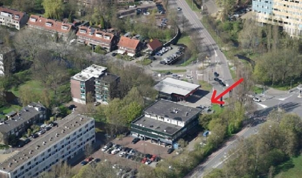 <p>De beoogde bouwlocatie aan de Ouderkerkerlaan.</p>