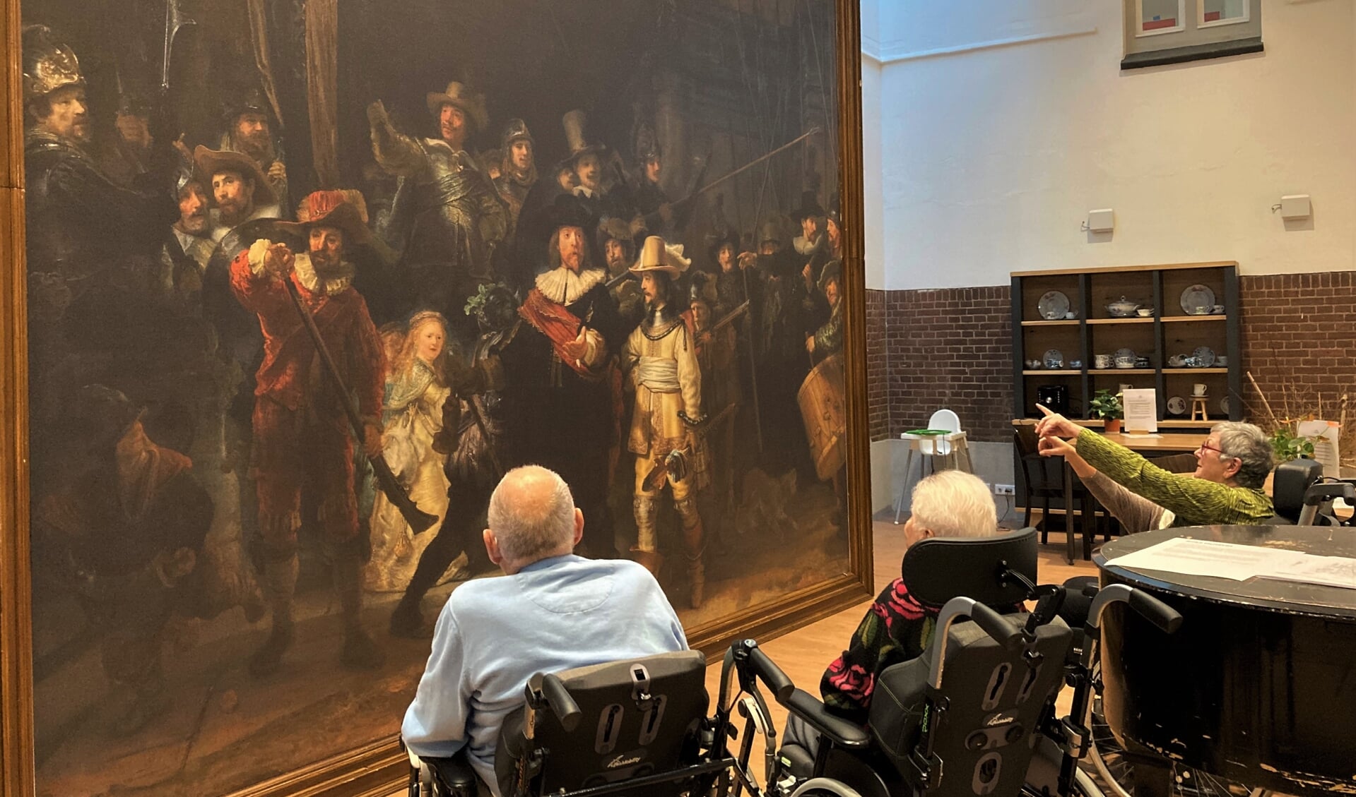 Het Rijksmuseum wil de kunst dichter bij de ouderen brengen.