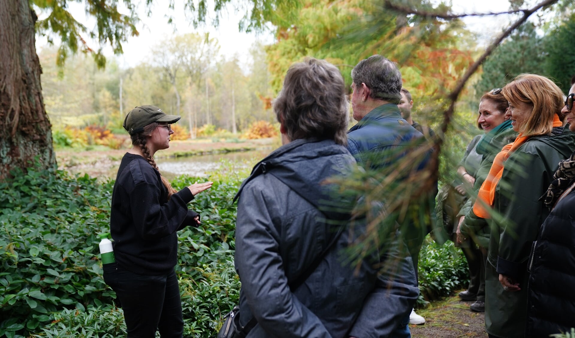 Hilde vertelt vol enthousiasme over haar werkgebied. Meer foto's: amstelveensnieuwsblad.nl. 