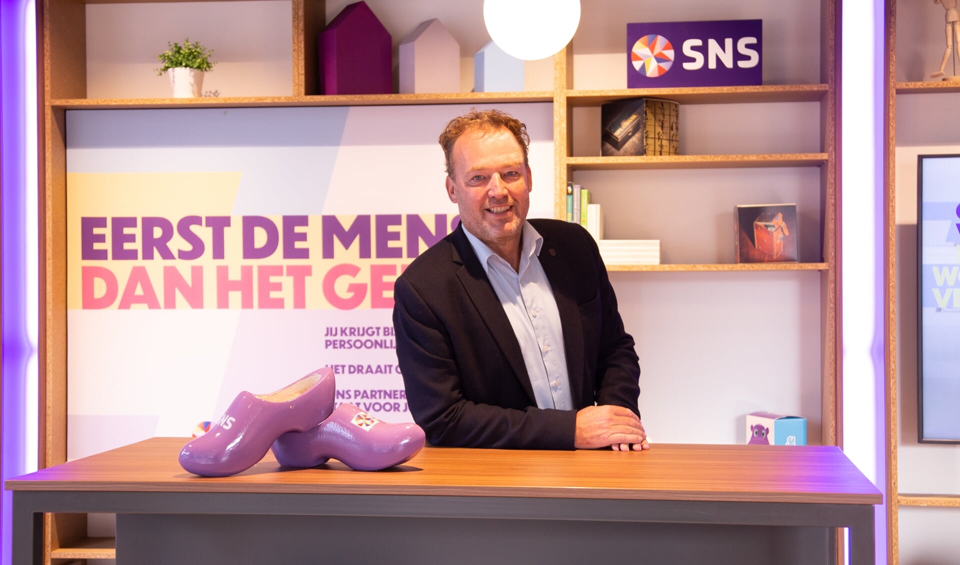 Dick van den Boogert: ,,Kleine ondernemers bestaan niet. Bij SNS helpen we alle ondernemers graag.''