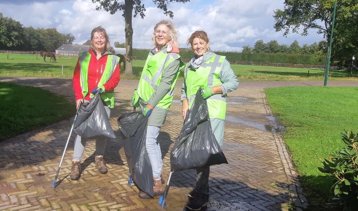 Gedurende de maand oktober gingen steeds kleine groepjes Rotaryleden op pad om Leusden weer een stukje schoner te maken.