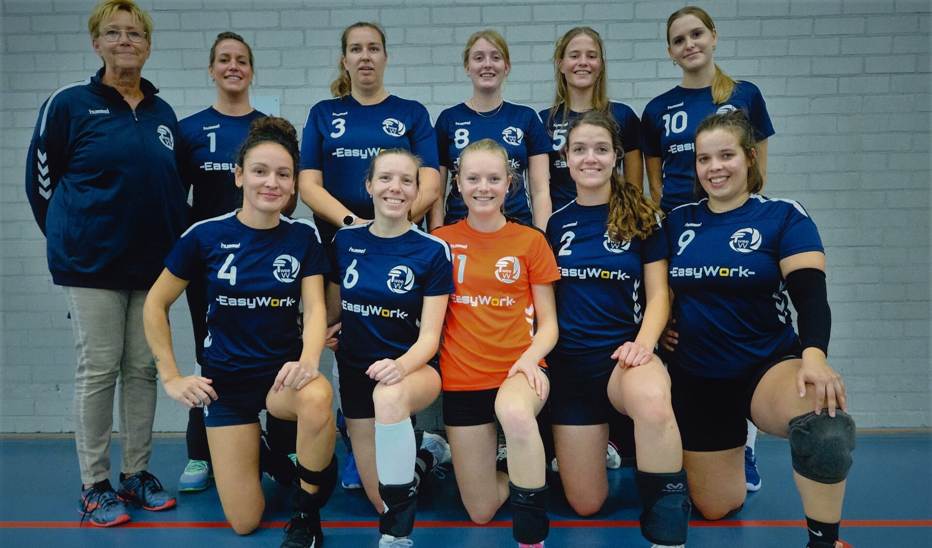 Teamfoto vrouwen TweeVV