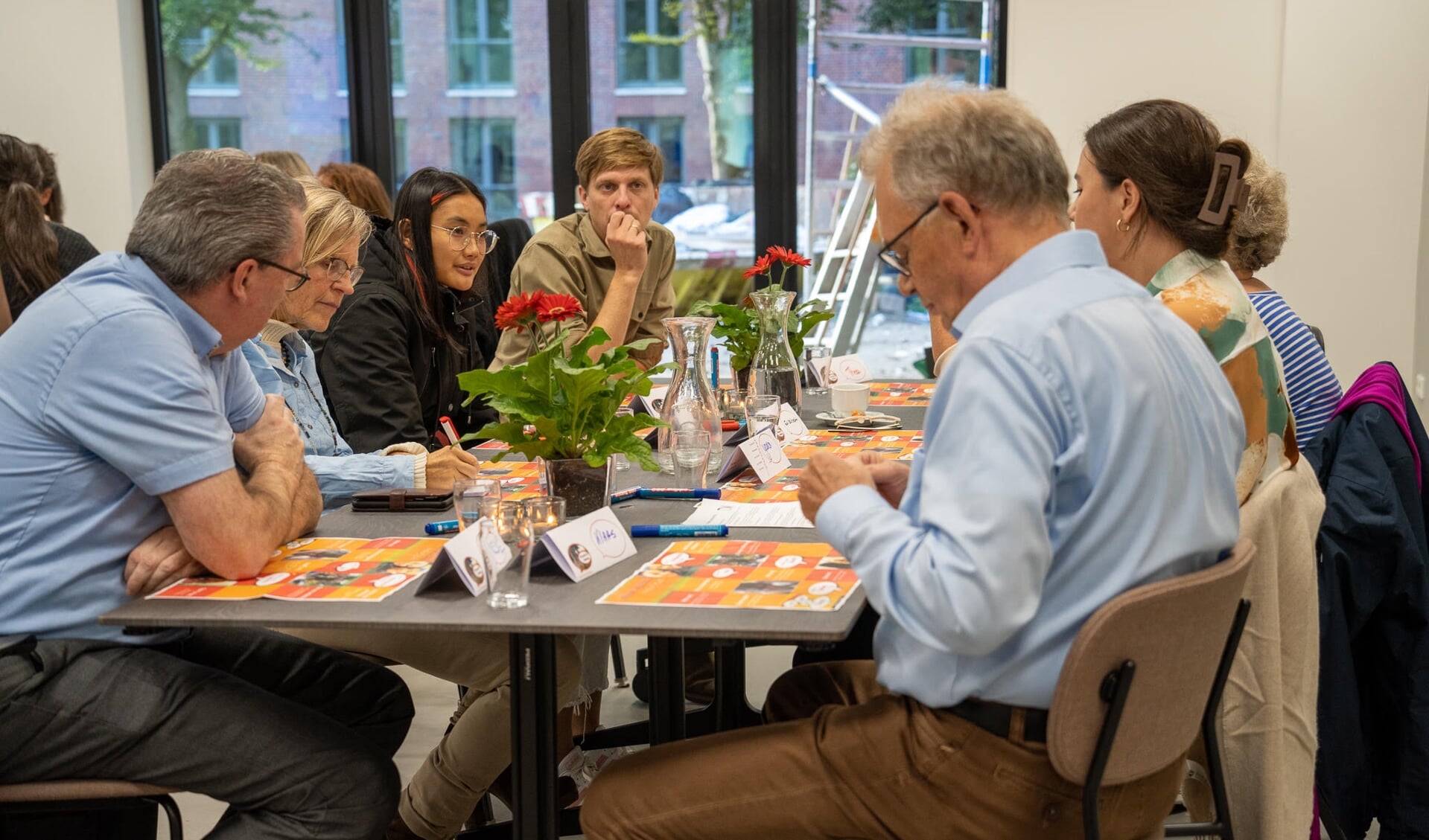 Welzijn Ermelo start op dinsdagmiddag 8 november van 15.00 uur tot 17.00 uur in drie wijken met dialoogtafels.