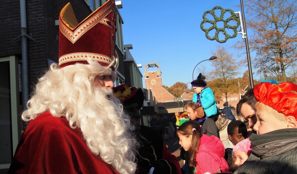 Op 12 november komt Sinterklaas rond half 3 met de trein aan in Ermelo waar het feest zal losbarsten.