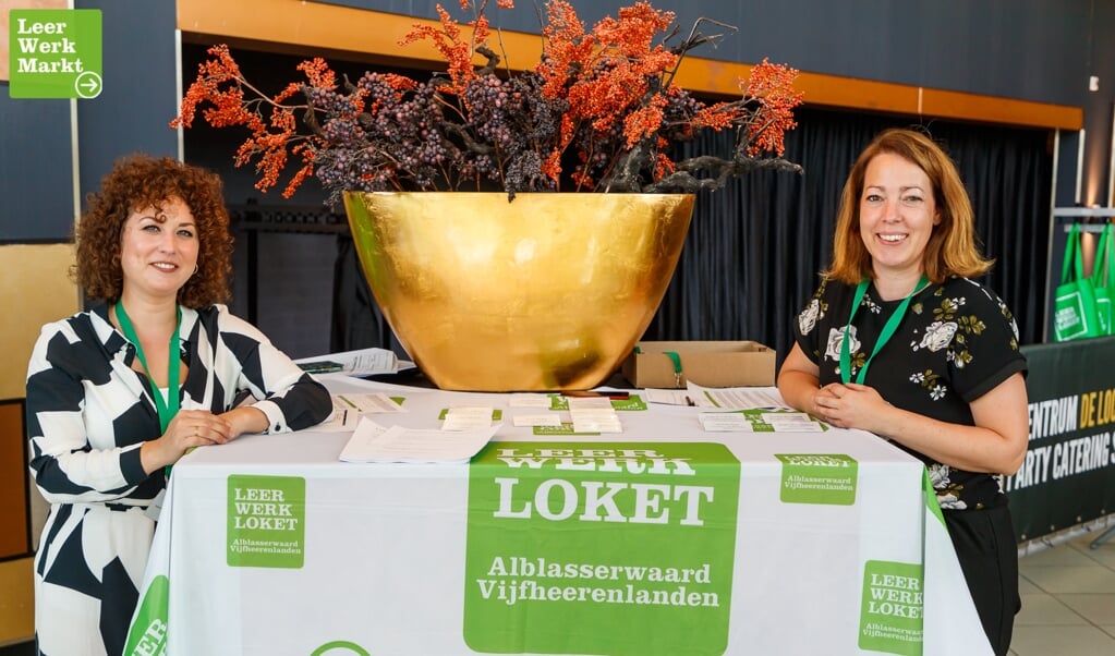 Fay Plessen, Adviseur Leren en Werken (L) en Marleen van Vrijaldenhoven, Adviseur Werkgeversdienstverlening (R).