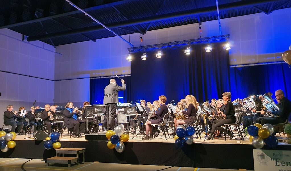 De Renkumse Muziekvereniging Eendracht vierde in een bomvol MFC Doelum haar 50-jarig jubileum met een fraai jubileumconcert. vol muzikale hoogtepunten.