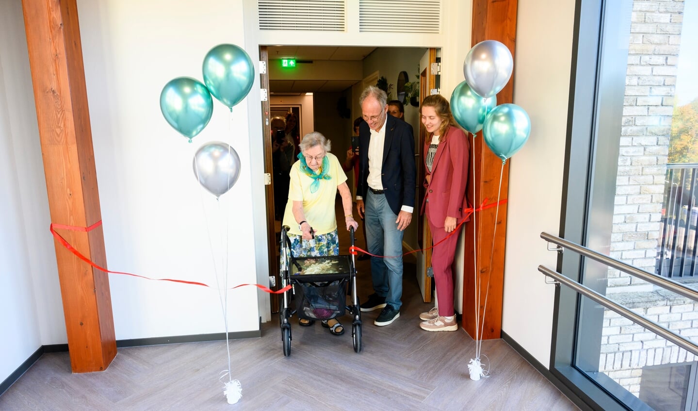 Opening loopbrug Parkzicht Stichting Waardeburgh