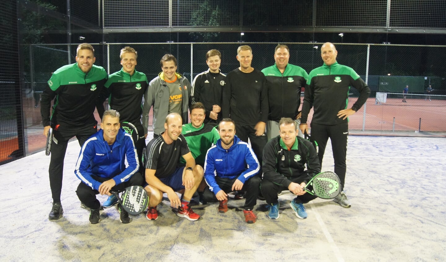 De voetballers in beeld. Foto: Wezepse Tennisclub