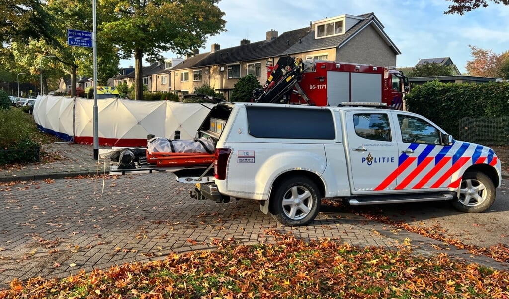 Op de Churchill-laan in Harderwijk is een persoon om het leven gekomen bij een aanrijding tussen een auto en een fietser. 