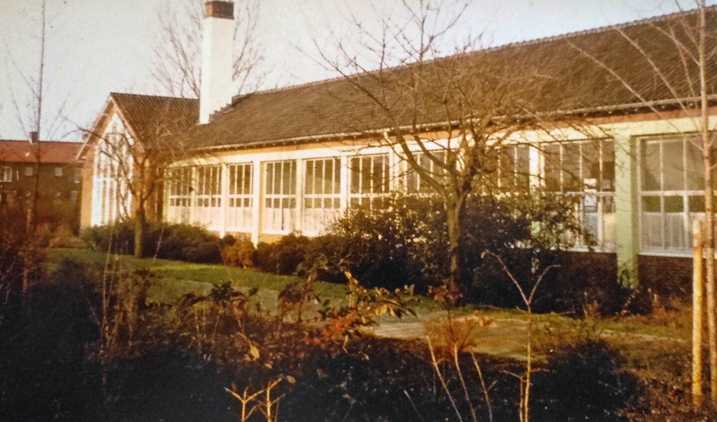 De eerste Rehobothschool in Veenendaal, afgebroken in 1976.