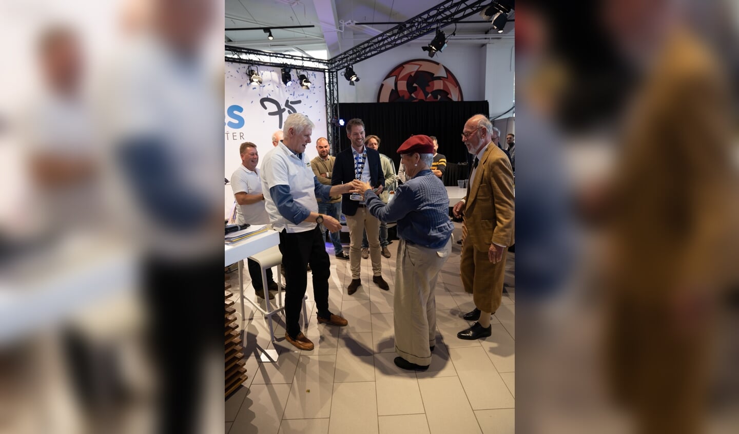 Best of Show gewonnen door de heer en mevrouw Van der Mast (Dordrecht) met de Adler uit 1933.