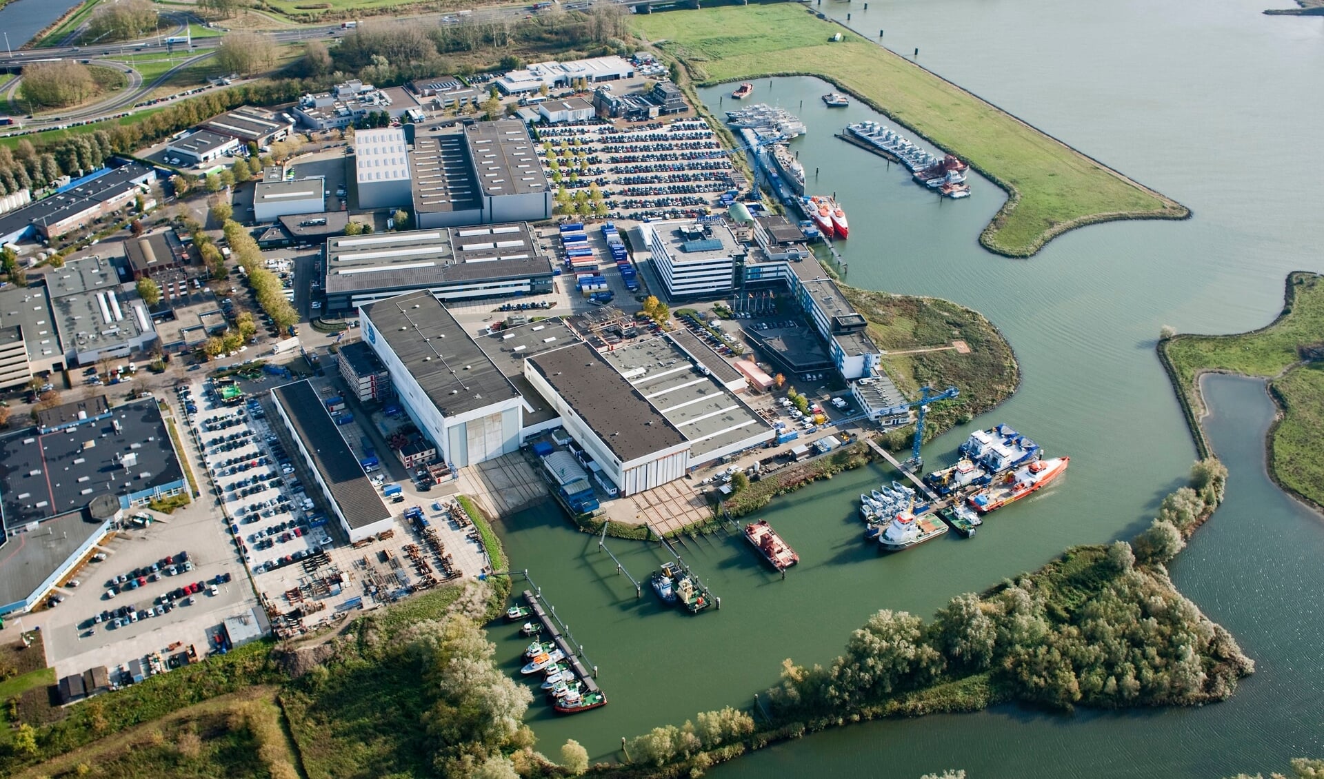 Damen Shipyards Gorinchem wordt uitgebreid.