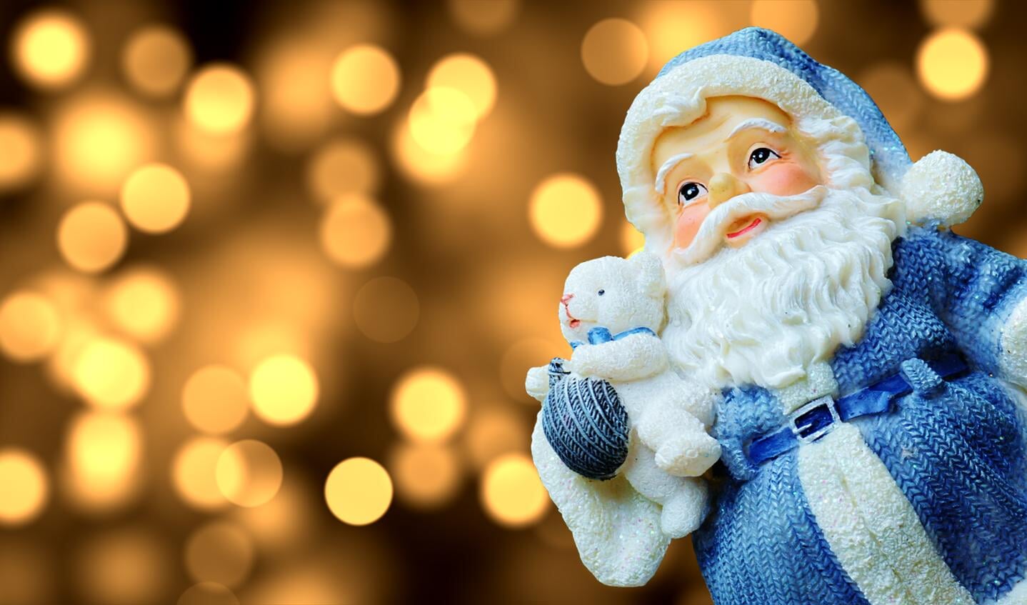 Het Kloosterplein is omgetoverd tot een sprookjesachtige kerst doe-markt.