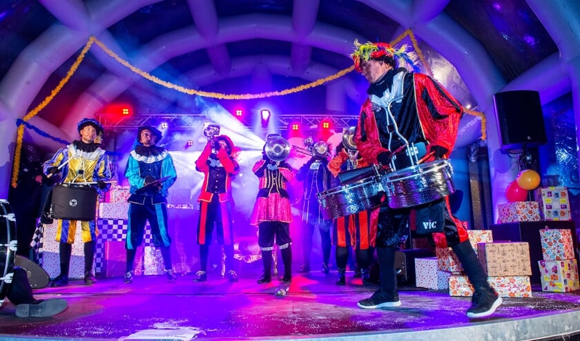 Aankomst Sinterklaas in Vathorst in de Markenhaven