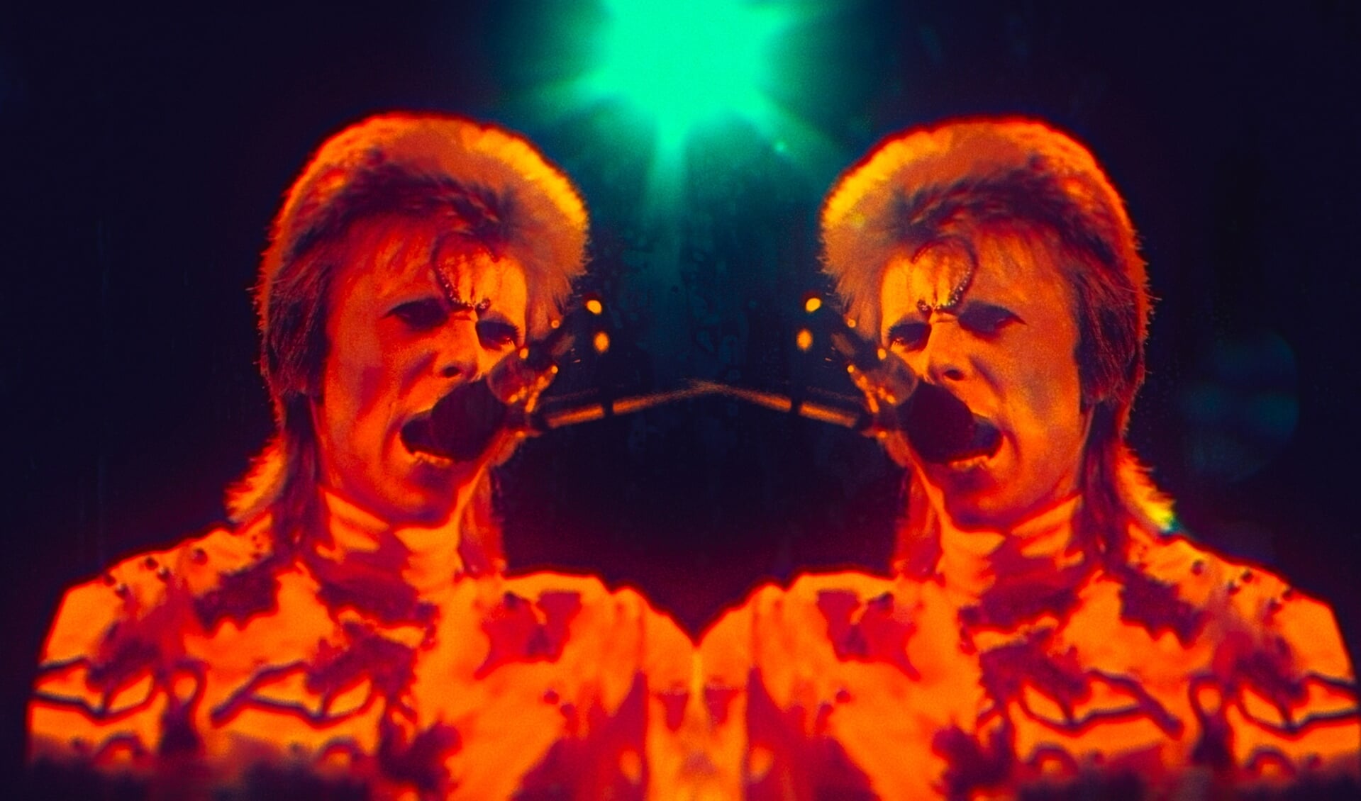 Beelden van David Bowie uit de film. 